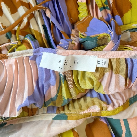 Astr the label Blythe Floral Plisse Midi Dress - Picture 4 of 6